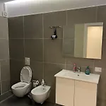 Renas 2 Apartamento Tirana