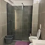 Renas 2 Apartamento Tirana