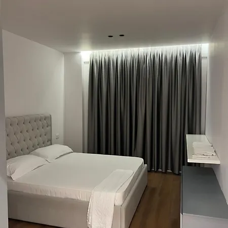 Renas Tirana
