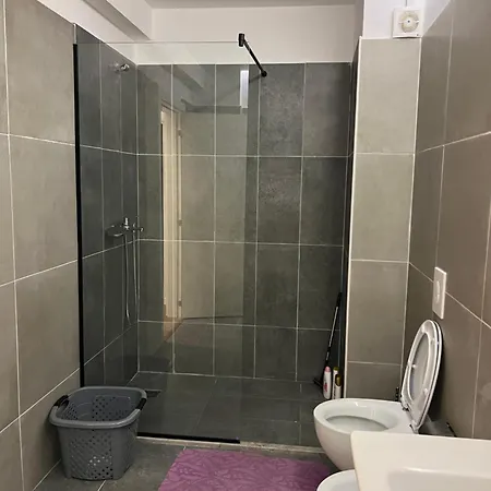 Renas Apartment Tirana